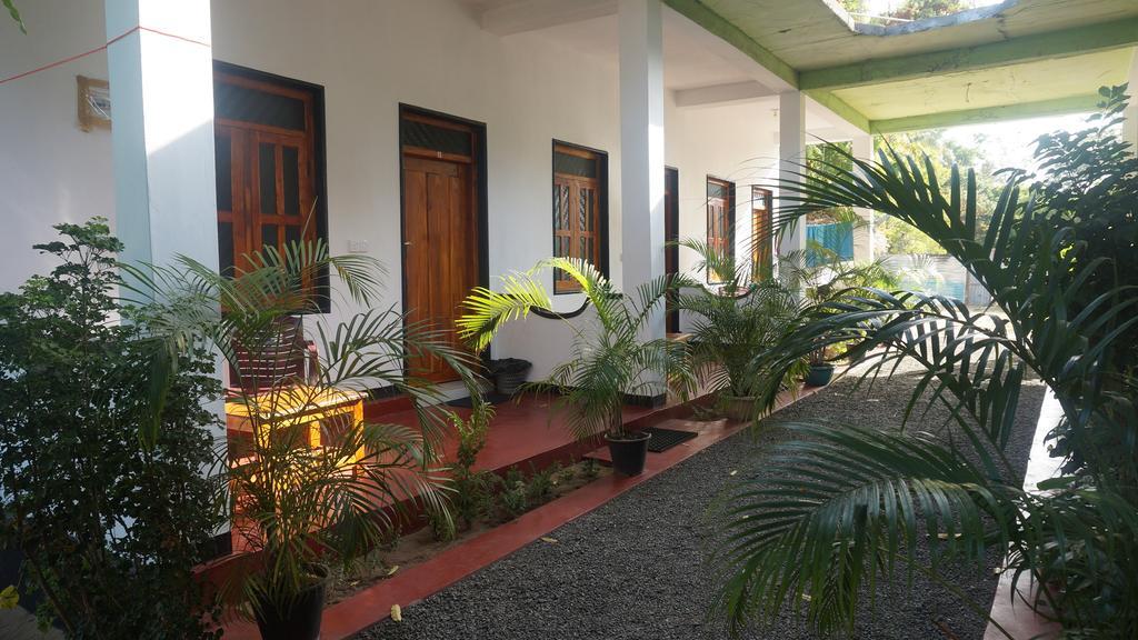 ZIMBAY Guest House Baie d'Arugam Extérieur photo