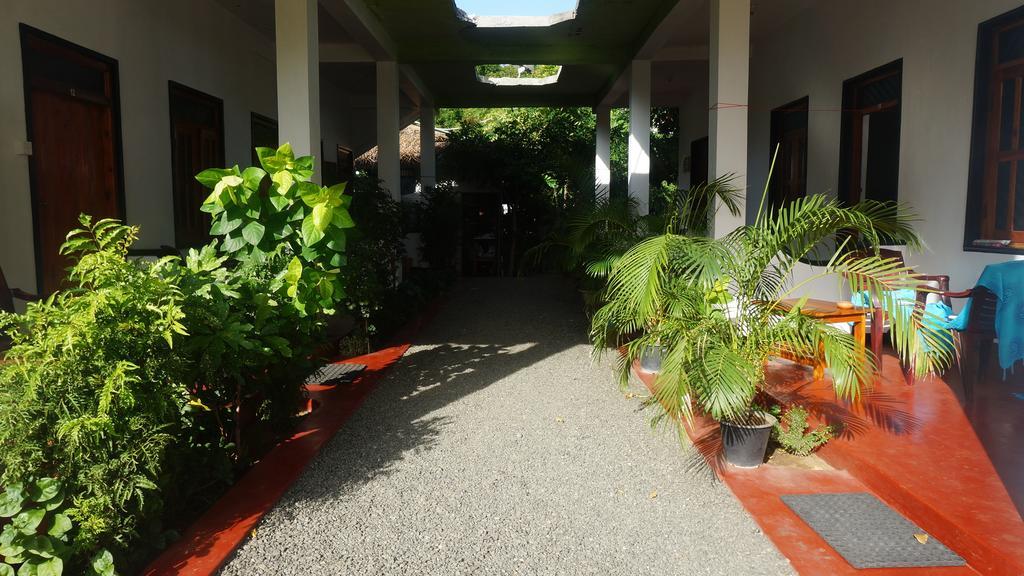ZIMBAY Guest House Baie d'Arugam Extérieur photo