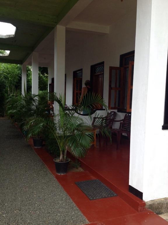 ZIMBAY Guest House Baie d'Arugam Extérieur photo